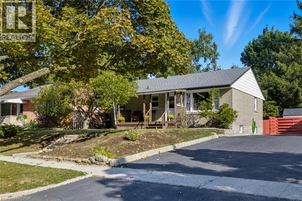 27 Broadmoor Avenue, Kitchener, Ontario  N2C 1Y6 - Photo 2 - 40780535