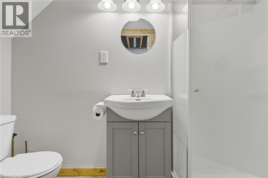 27 Broadmoor Avenue, Kitchener, Ontario  N2C 1Y6 - Photo 5 - 40780535