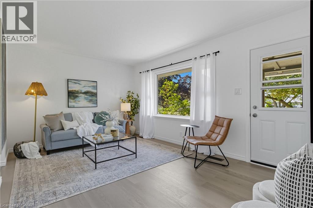 27 Broadmoor Avenue, Kitchener, Ontario  N2C 1Y6 - Photo 4 - 40780535