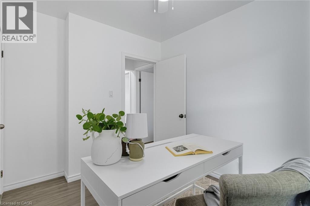 27 Broadmoor Avenue, Kitchener, Ontario  N2C 1Y6 - Photo 10 - 40780535