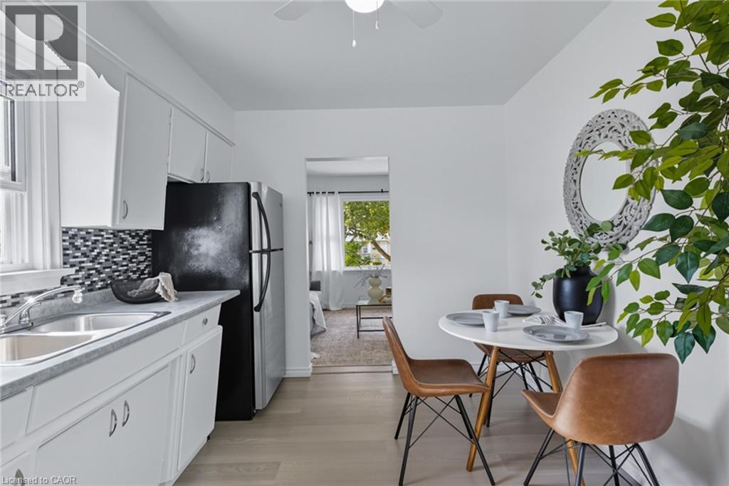 27 Broadmoor Avenue, Kitchener, Ontario  N2C 1Y6 - Photo 8 - 40780535