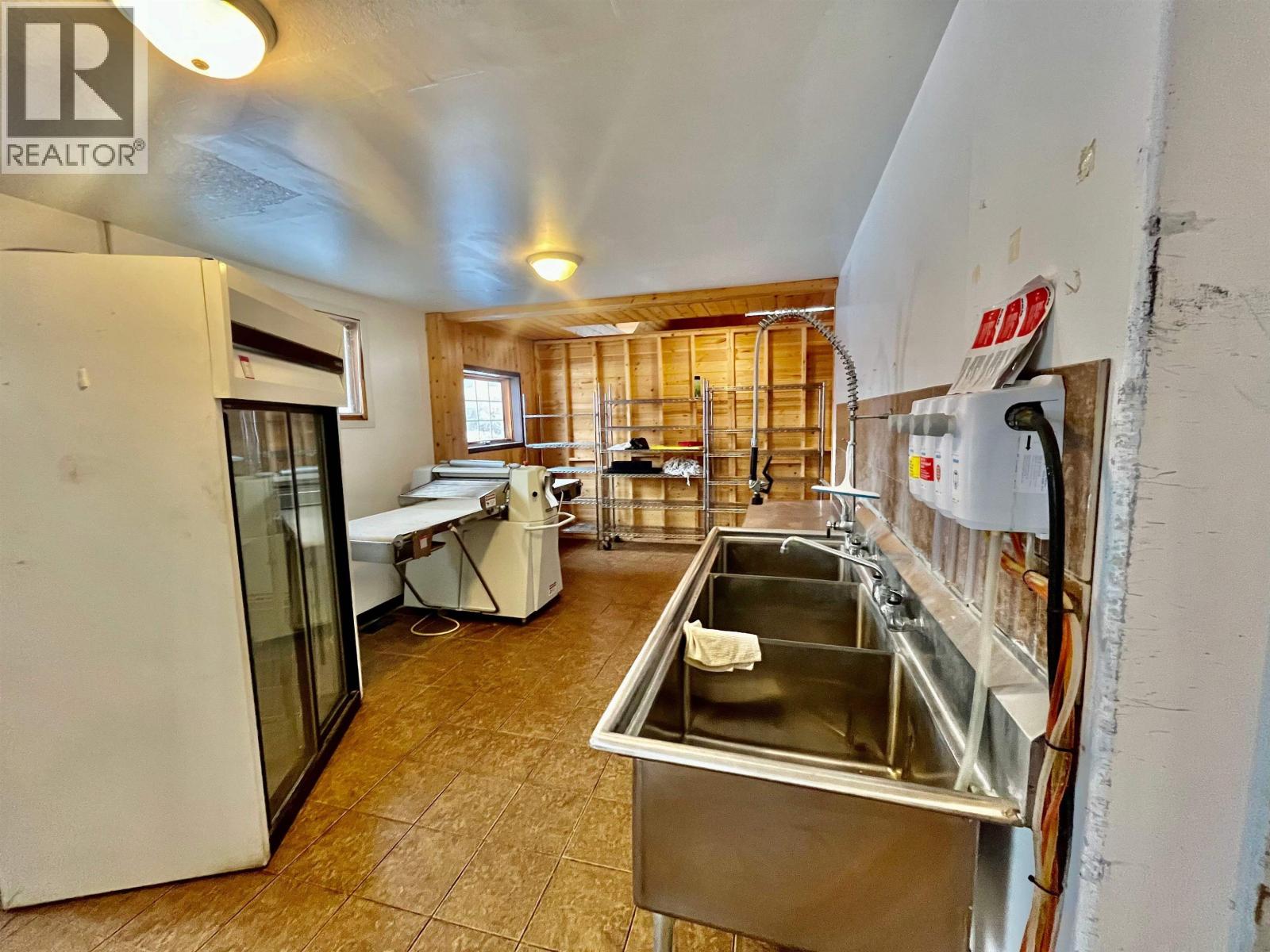 10419 100 Avenue, Fort St. John, British Columbia  V1J 1Z1 - Photo 17 - C8066746