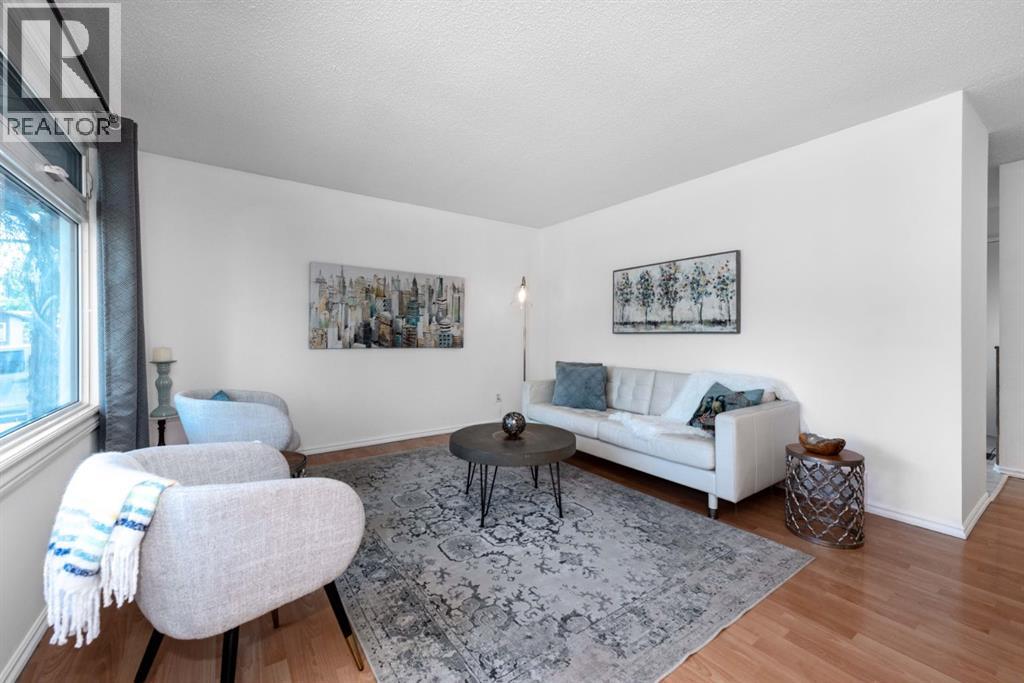 207 Fallswater Road Ne, Calgary, Alberta  T3J 1B2 - Photo 5 - A2258804