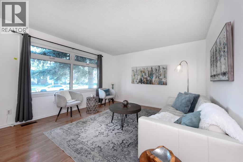 207 Fallswater Road Ne, Calgary, Alberta  T3J 1B2 - Photo 6 - A2258804