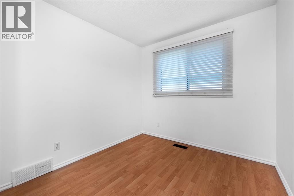 207 Fallswater Road Ne, Calgary, Alberta  T3J 1B2 - Photo 15 - A2258804