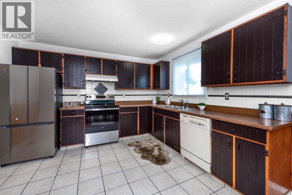 207 Fallswater Road Ne, Calgary, Alberta  T3J 1B2 - Photo 9 - A2258804