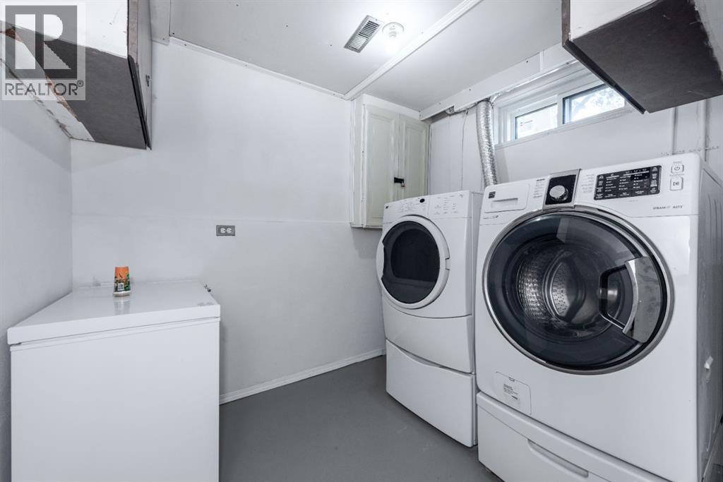 207 Fallswater Road Ne, Calgary, Alberta  T3J 1B2 - Photo 33 - A2258804