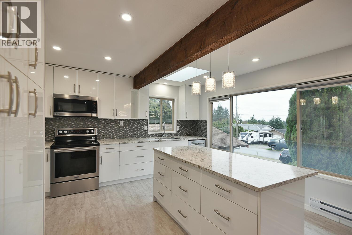 4362 Marble Road, Sechelt, British Columbia V7Z 0B1 - Photo 3 - R3057595