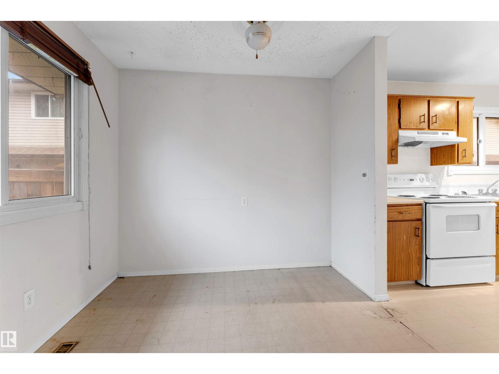 2363 85 St Nw, Edmonton, Alberta  T6K 3H1 - Photo 12 - E4464991