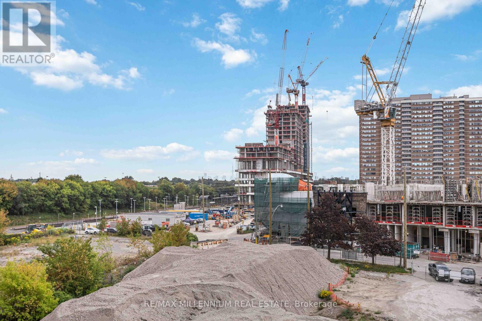 407 - 8 Trent Avenue, Toronto, Ontario  M4C 0A6 - Photo 11 - E12405936