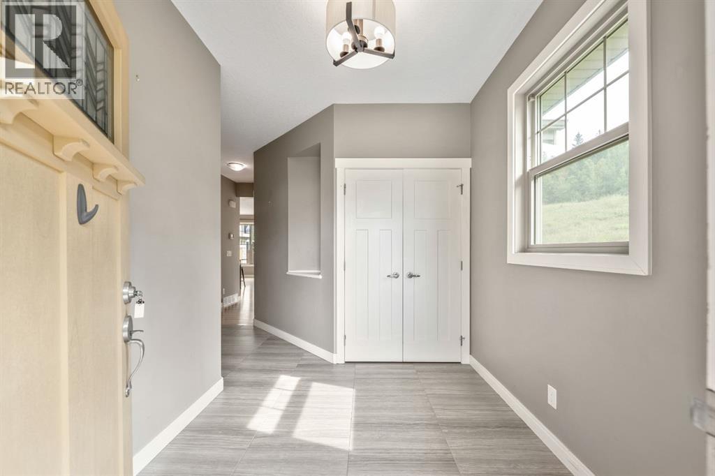 21 Riviera Bay, Cochrane, Alberta  T4C 0Y6 - Photo 5 - A2253125