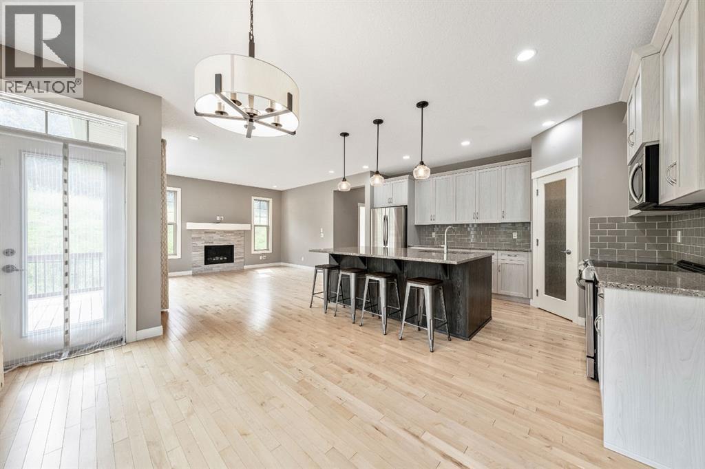 21 Riviera Bay, Cochrane, Alberta  T4C 0Y6 - Photo 10 - A2253125