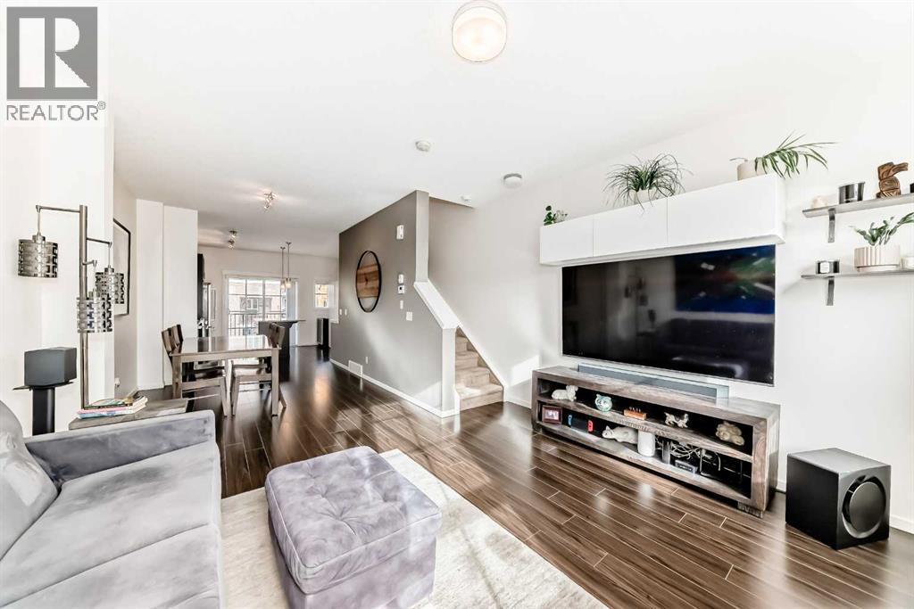 227 Copperpond Common Se, Calgary, Alberta  T2Z 1G5 - Photo 17 - A2266462