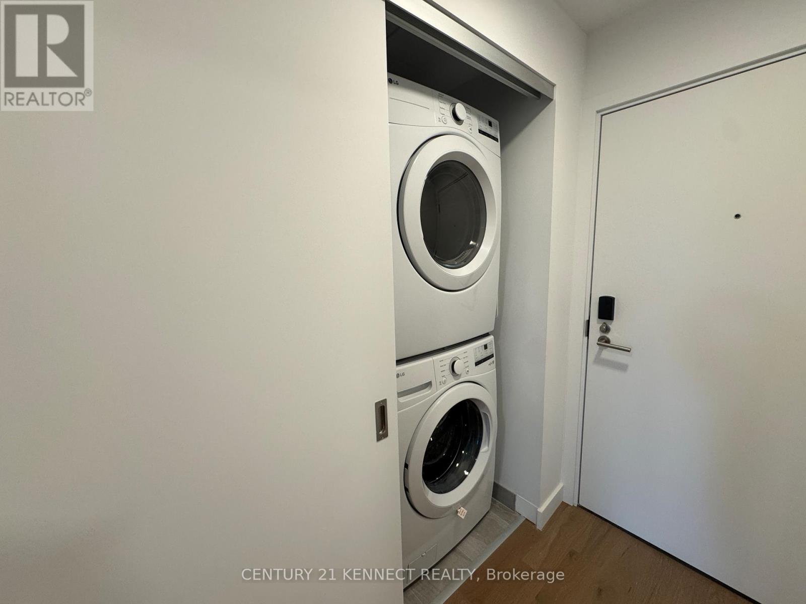 328 - 1720 Bayview Avenue, Toronto, Ontario M4G 3C4 - Photo 3 - C12507024