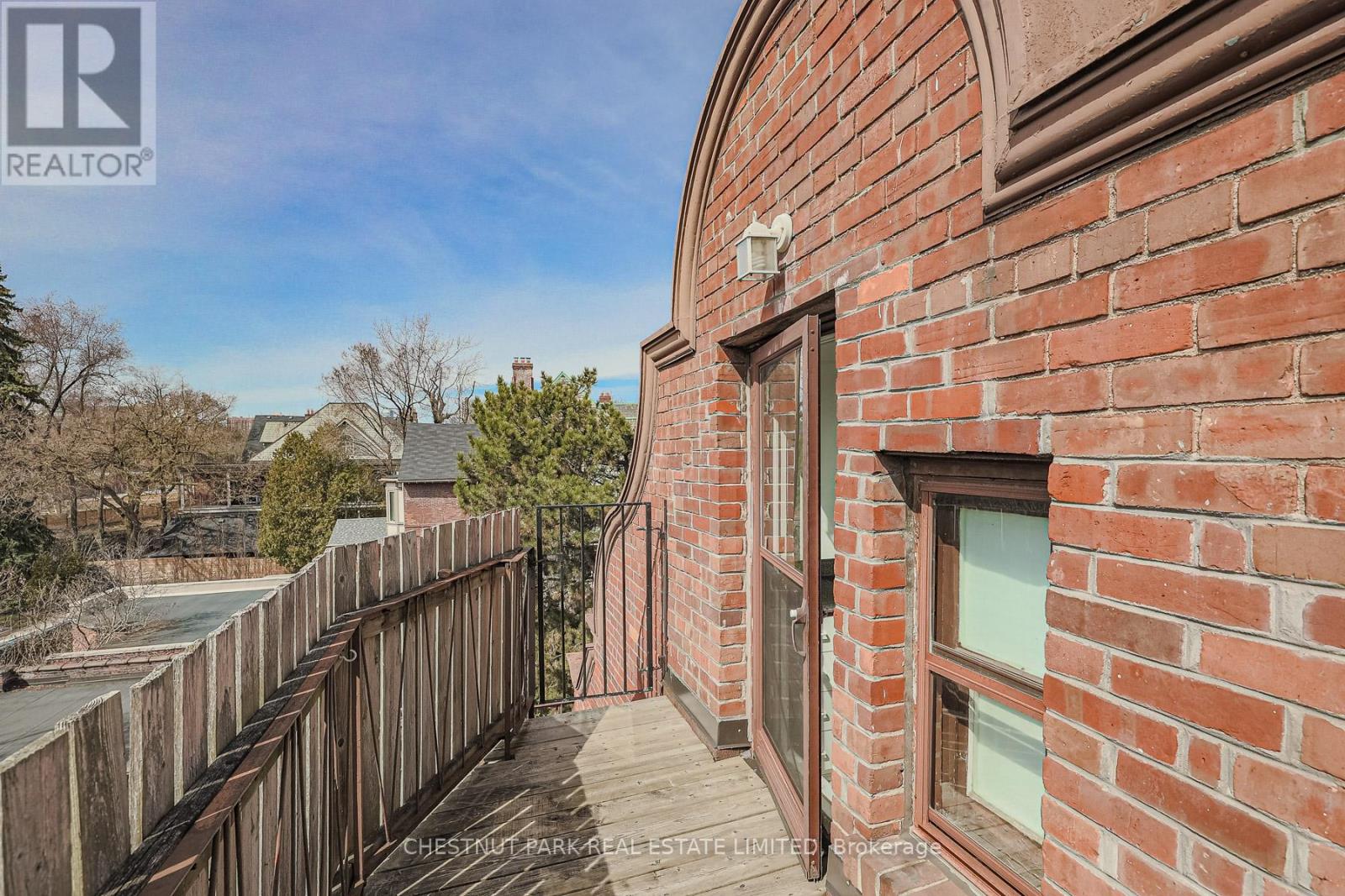 4 - 74 South Drive, Toronto, Ontario  M4W 1R5 - Photo 13 - C12519500