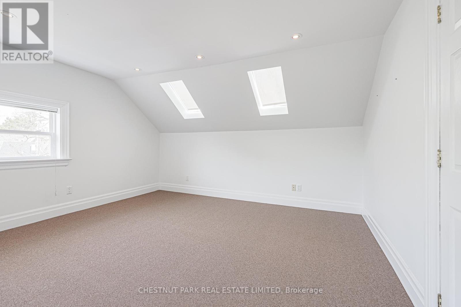 4 - 74 South Drive, Toronto, Ontario  M4W 1R5 - Photo 17 - C12519500