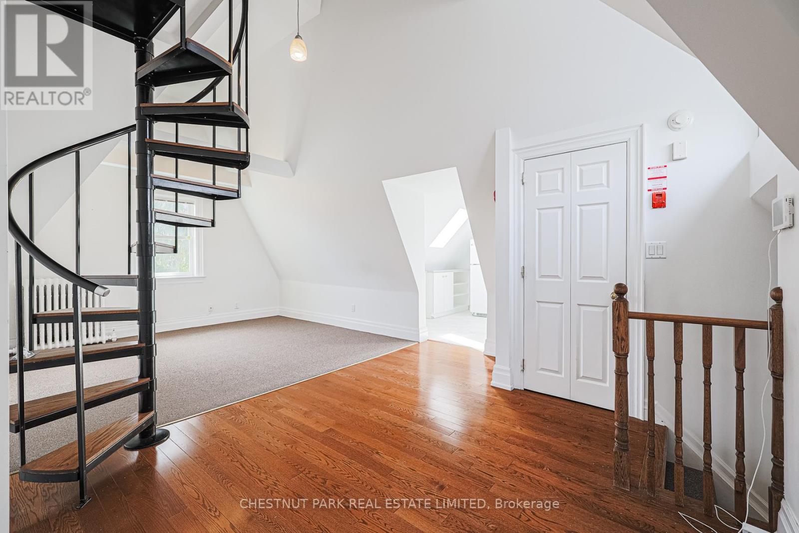 4 - 74 South Drive, Toronto, Ontario  M4W 1R5 - Photo 4 - C12519500