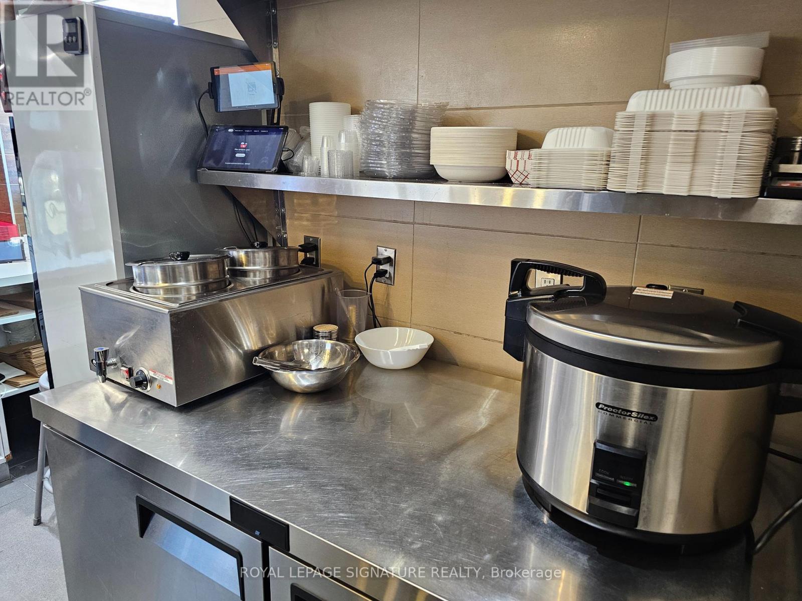 A210 - 16 Mallard Road, Toronto, Ontario  M3B 0A7 - Photo 13 - C12519504