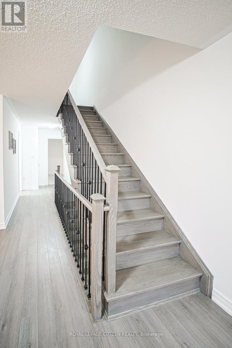 3059 Postridge Drive, Oakville, Ontario  L6H 0S1 - Photo 34 - W12516534