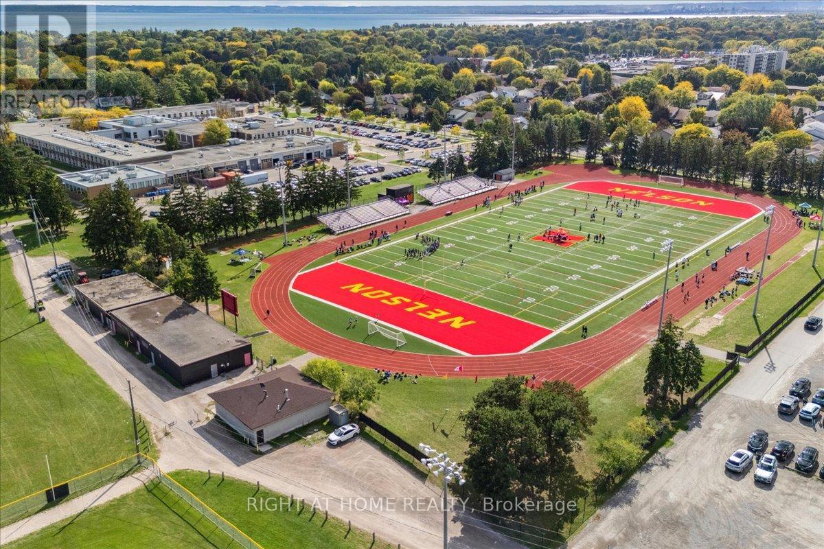 555 Taylor Crescent, Burlington, Ontario  L7L 6J7 - Photo 32 - W12519090