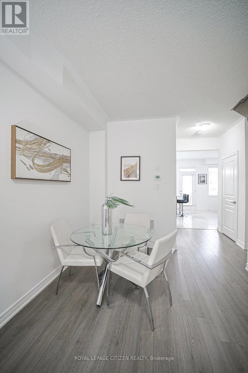 3059 Postridge Drive, Oakville, Ontario  L6H 0S1 - Photo 9 - W12516534