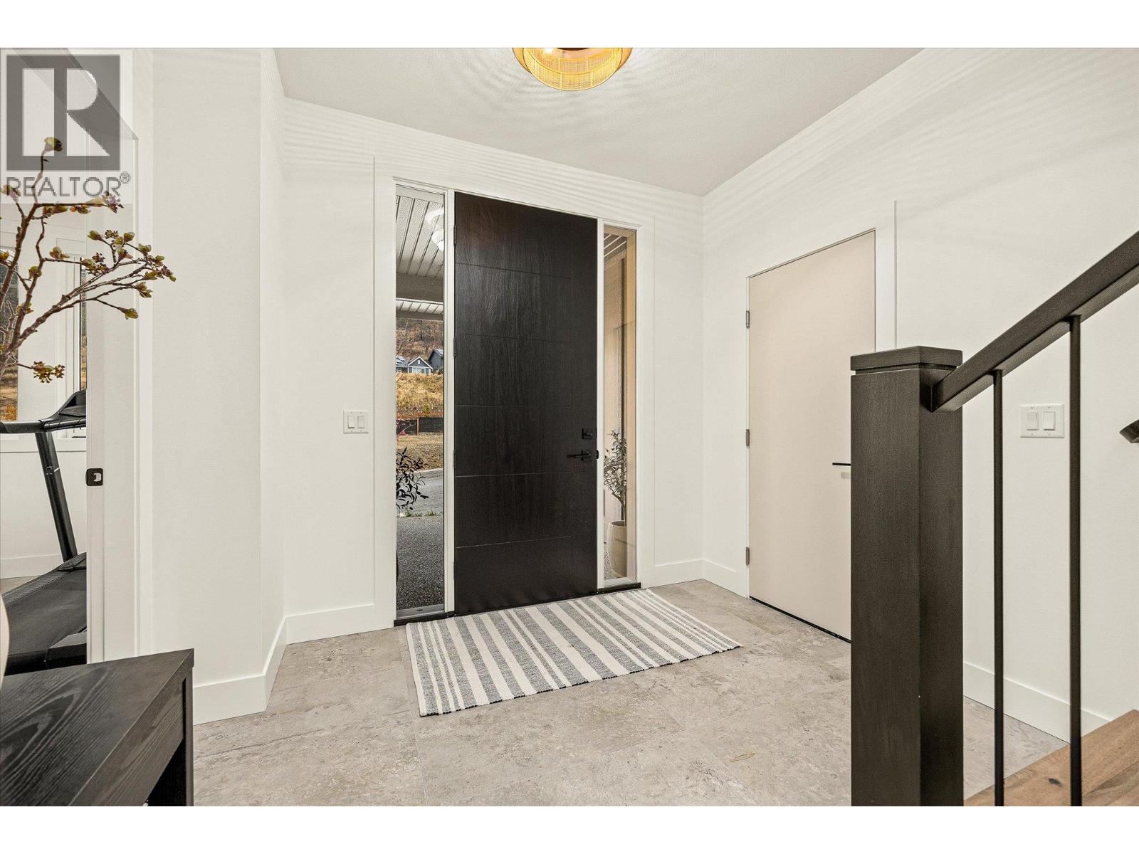 1437 April Springs Court, Kelowna, British Columbia  V1V 2C6 - Photo 2 - 10366778