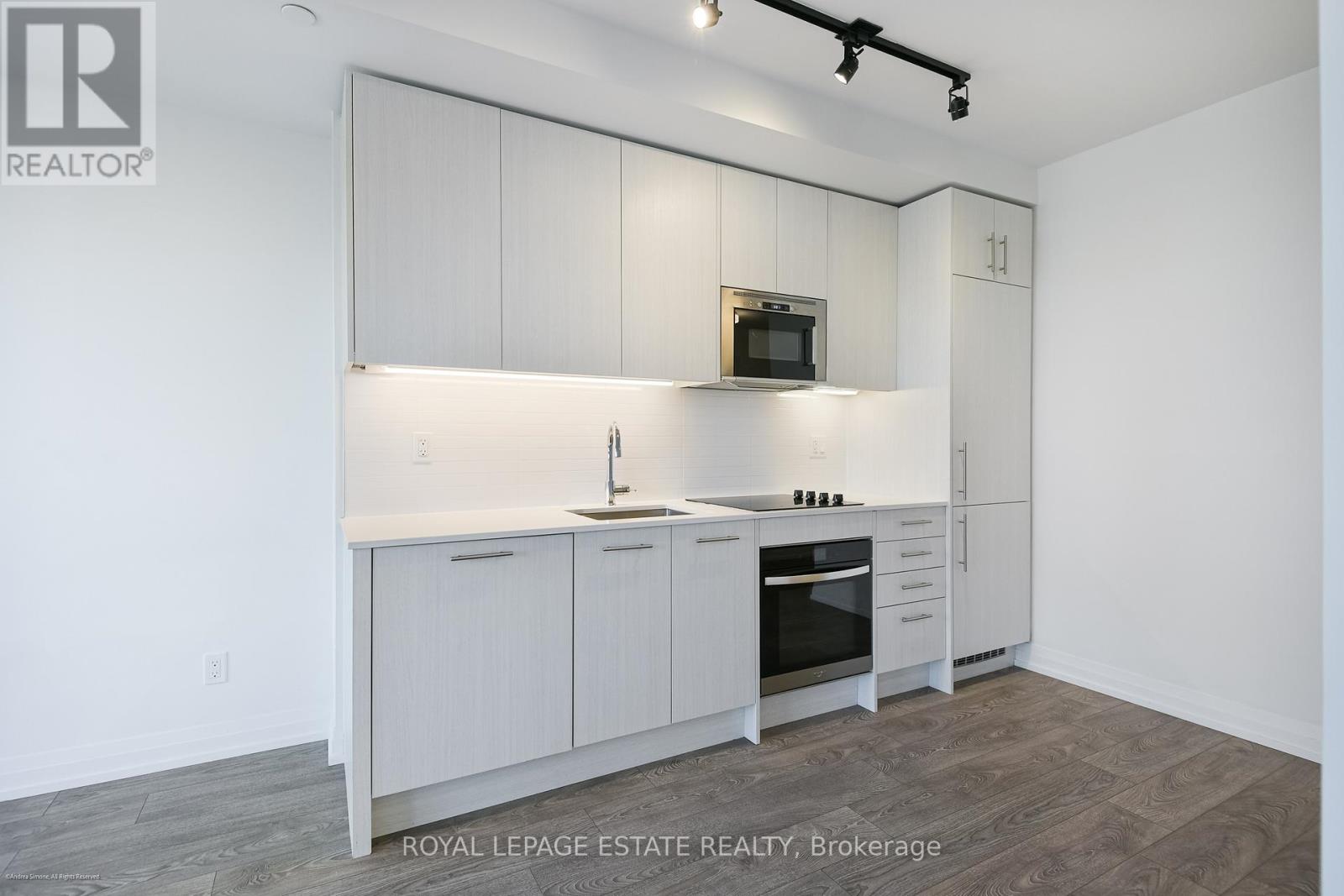 2206 - 286 Main Street, Toronto, Ontario  M4C 0B3 - Photo 10 - E12519522