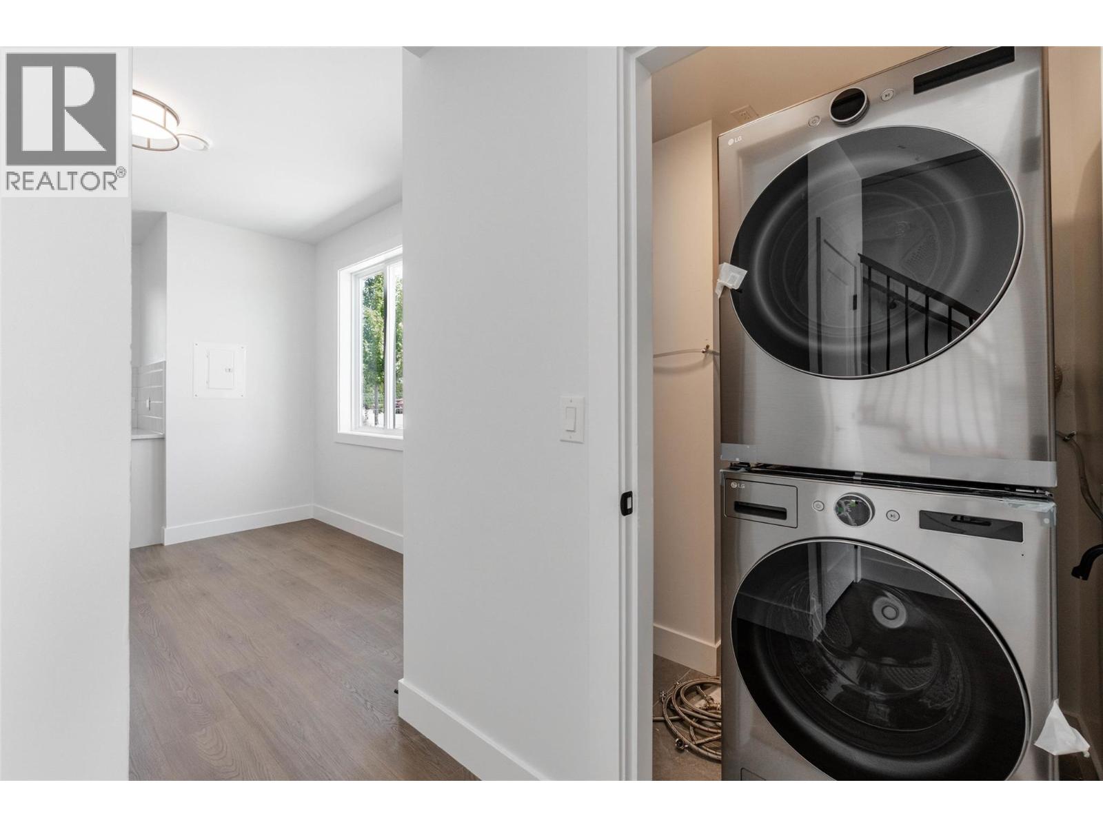 394 Chardonnay Avenue, Oliver, British Columbia  V0H 1T4 - Photo 6 - 10357447