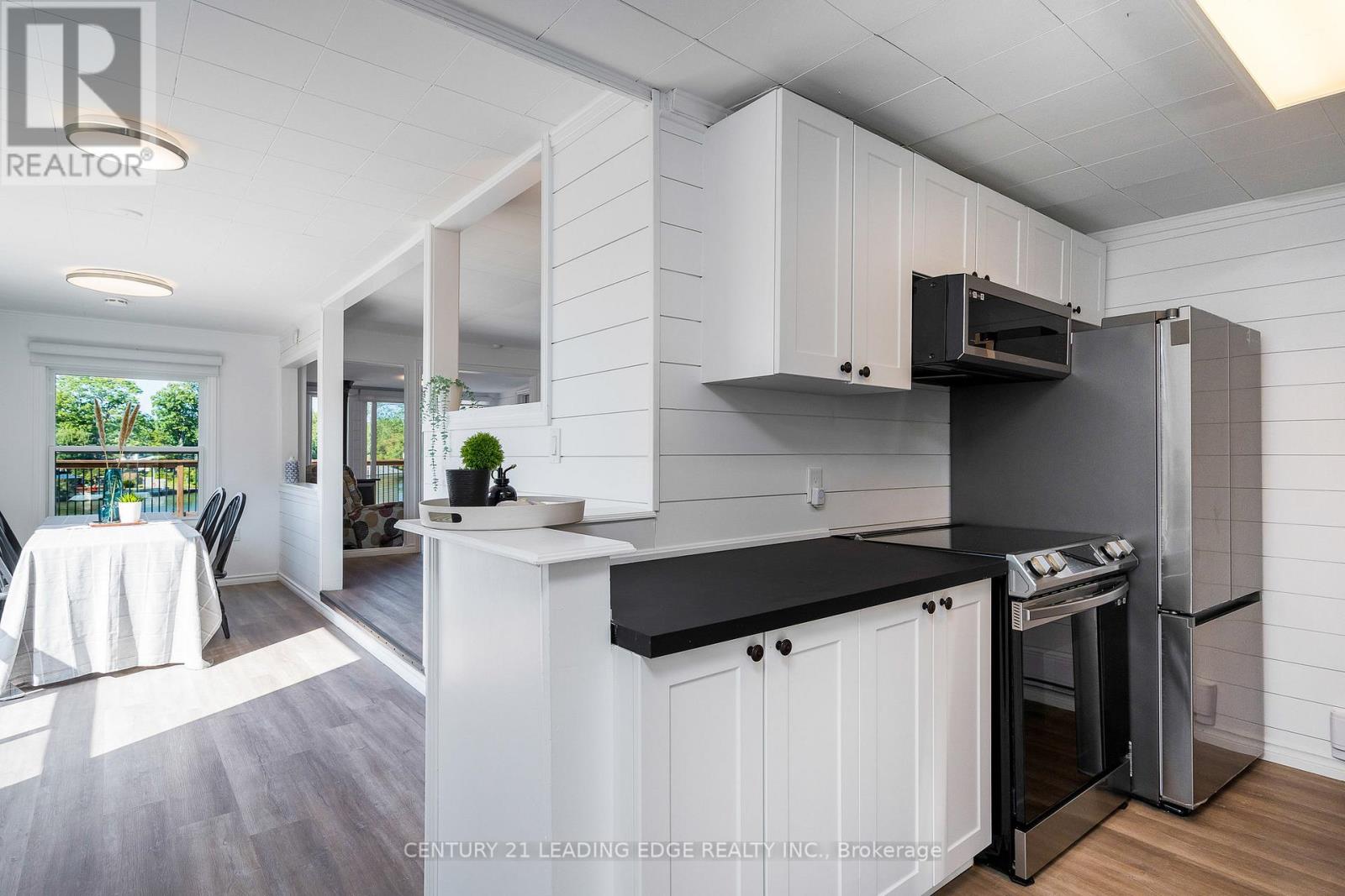 1988 River Road W, Wasaga Beach, Ontario  L9Z 2W1 - Photo 10 - S12519480