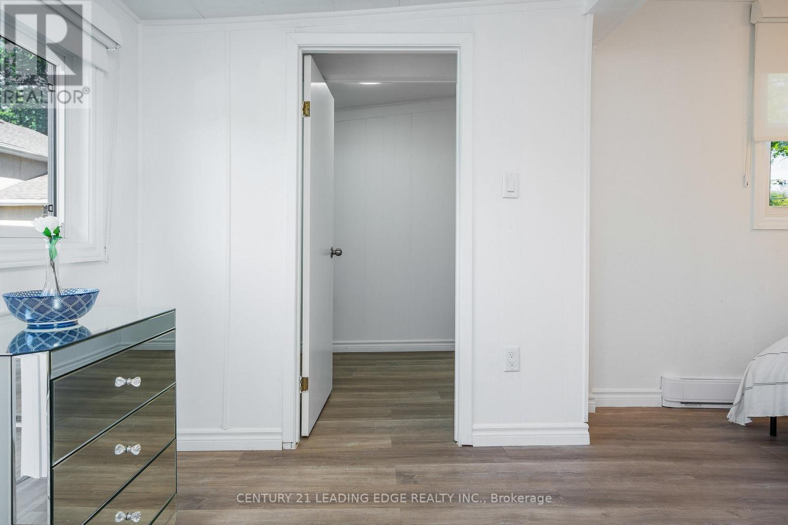 1988 River Road W, Wasaga Beach, Ontario  L9Z 2W1 - Photo 16 - S12519480