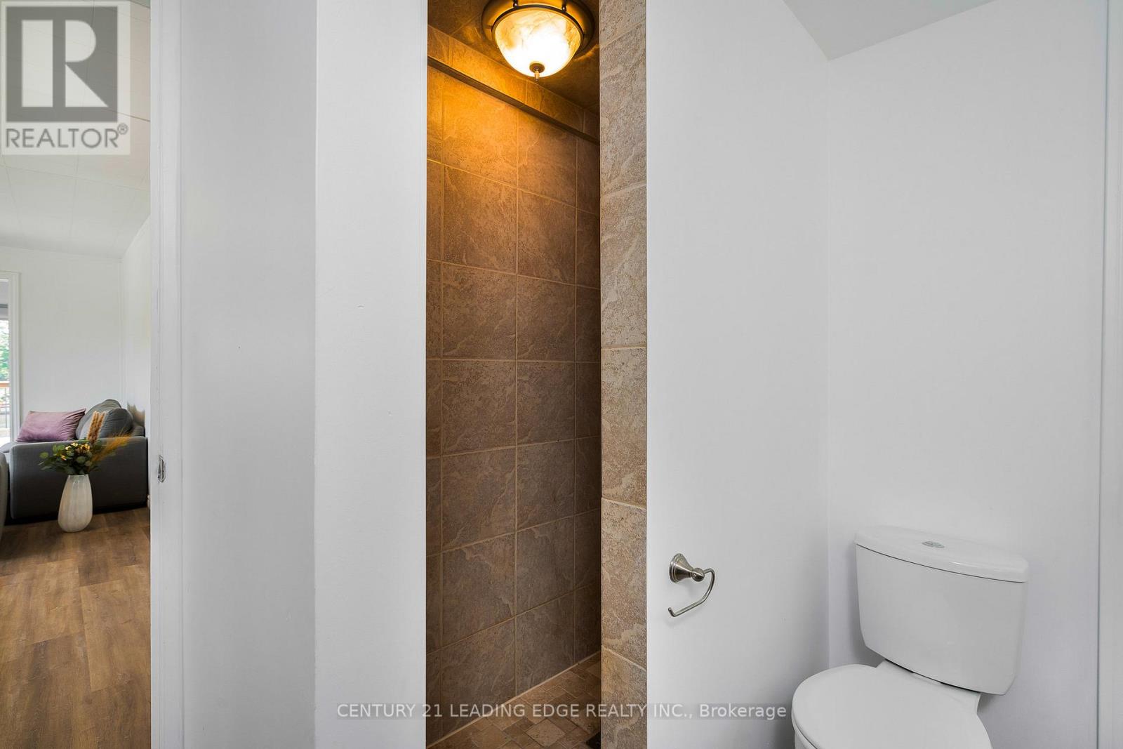 1988 River Road W, Wasaga Beach, Ontario  L9Z 2W1 - Photo 19 - S12519480