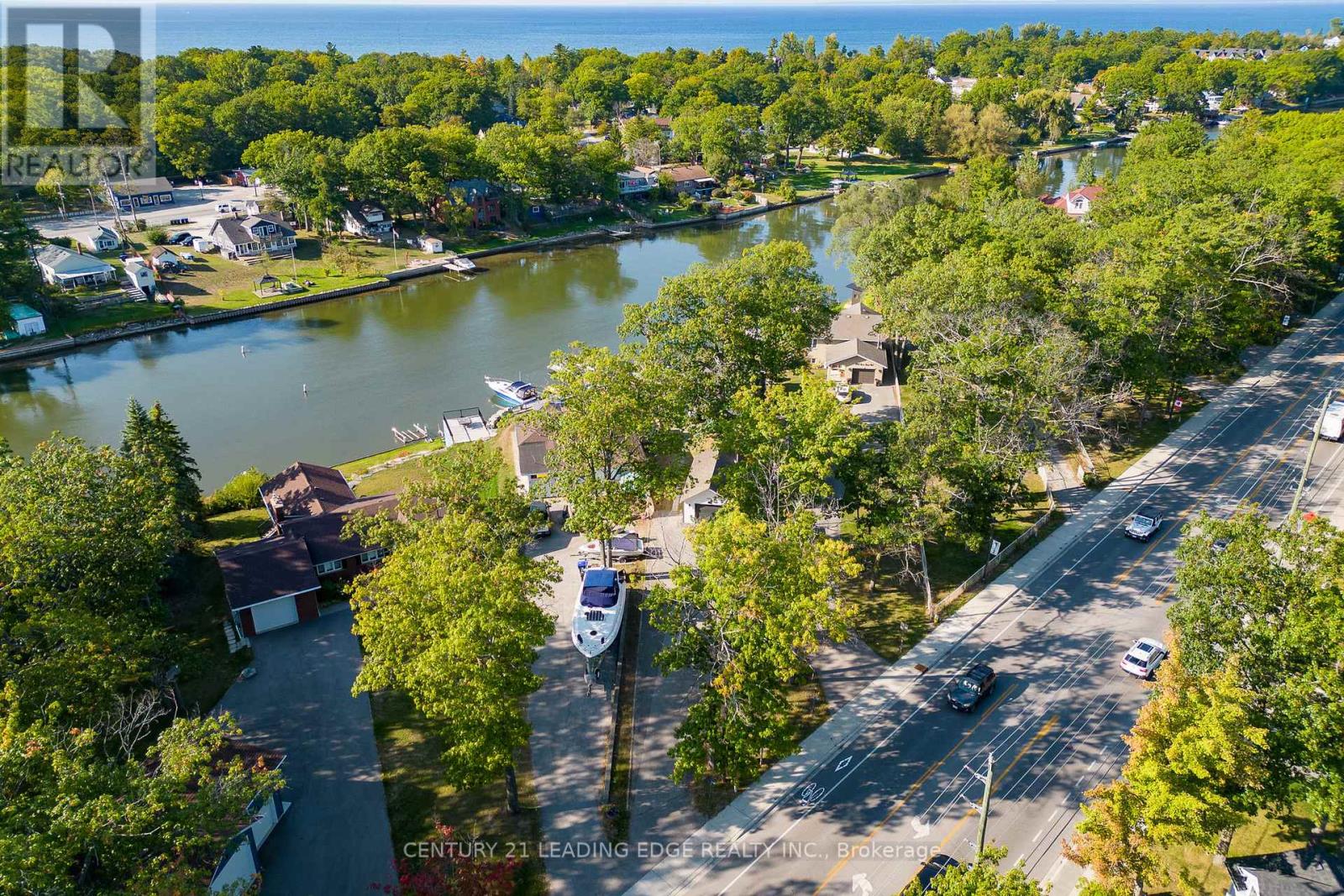 1988 River Road W, Wasaga Beach, Ontario  L9Z 2W1 - Photo 29 - S12519480