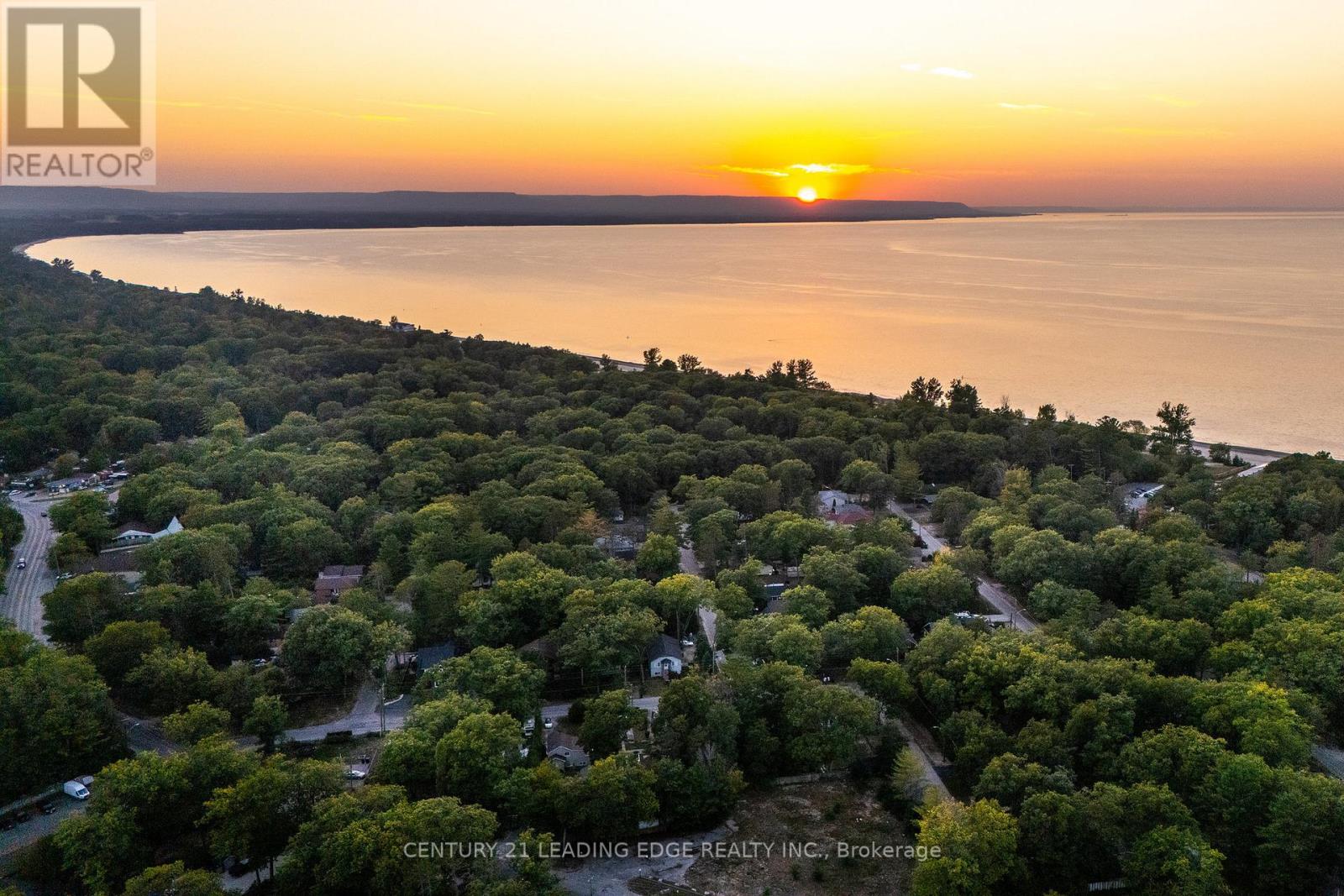 1988 River Road W, Wasaga Beach, Ontario  L9Z 2W1 - Photo 39 - S12519480
