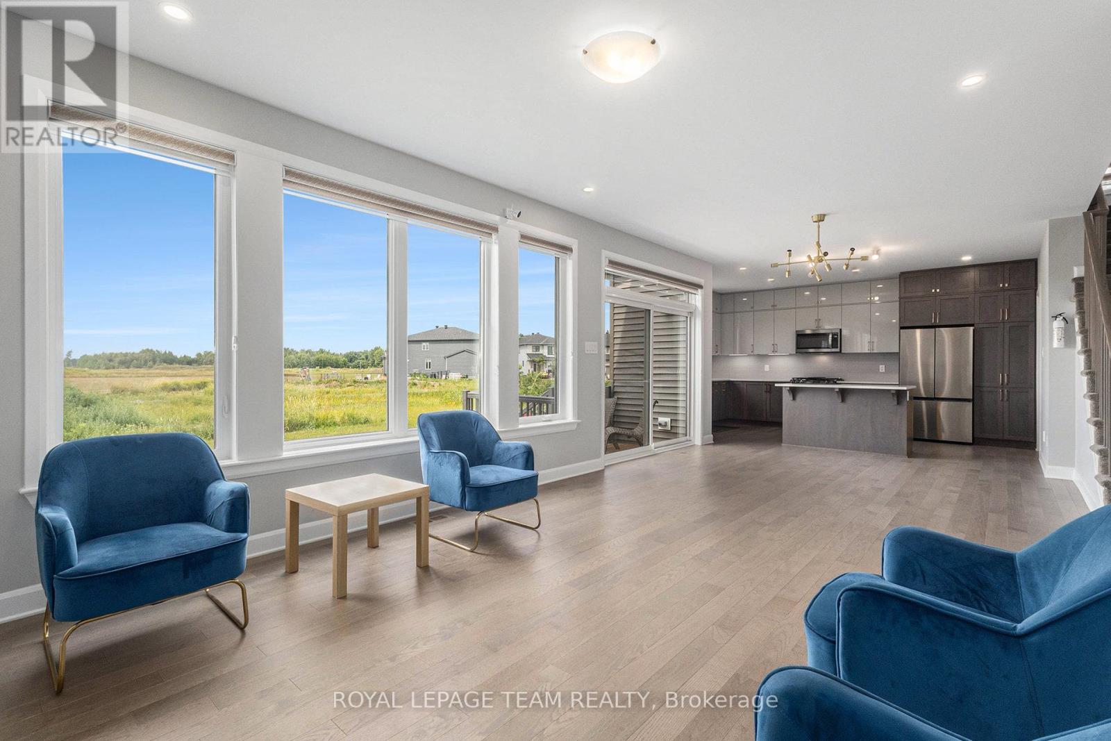 659 Parkview Terrace, Russell, Ontario  K4R 0C7 - Photo 4 - X12519548