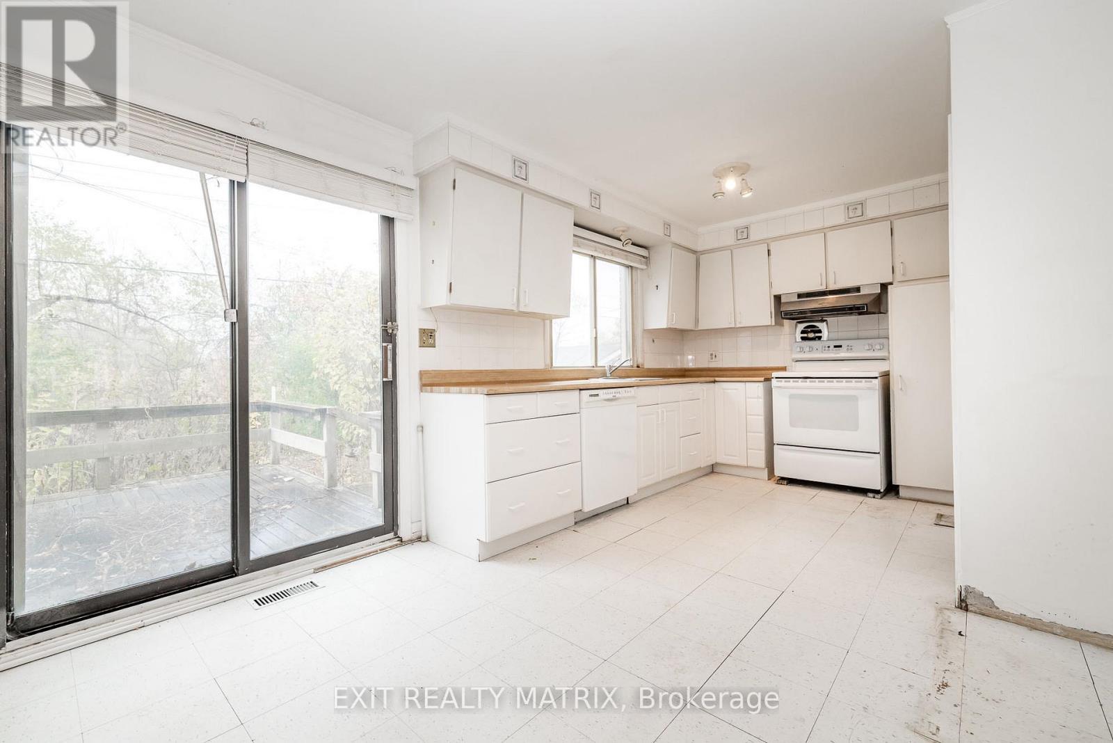 426 Apple Tree Lane, Ottawa, Ontario  K1K 2R6 - Photo 12 - X12519640