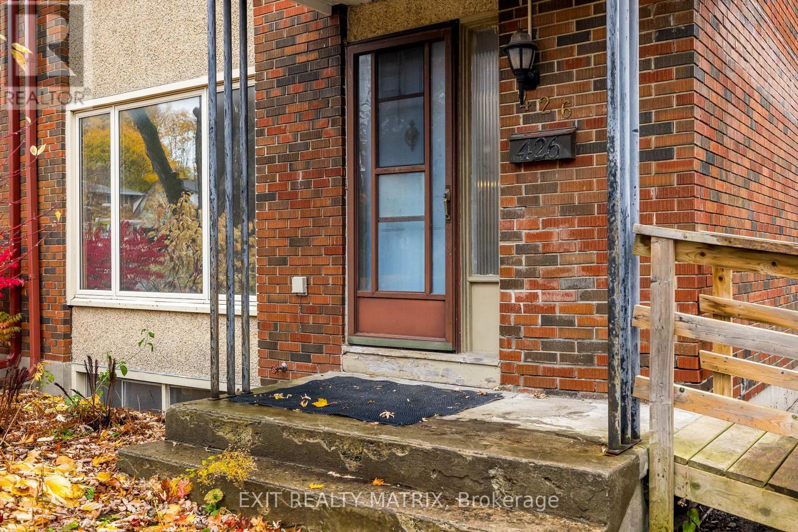 426 Apple Tree Lane, Ottawa, Ontario  K1K 2R6 - Photo 4 - X12519640