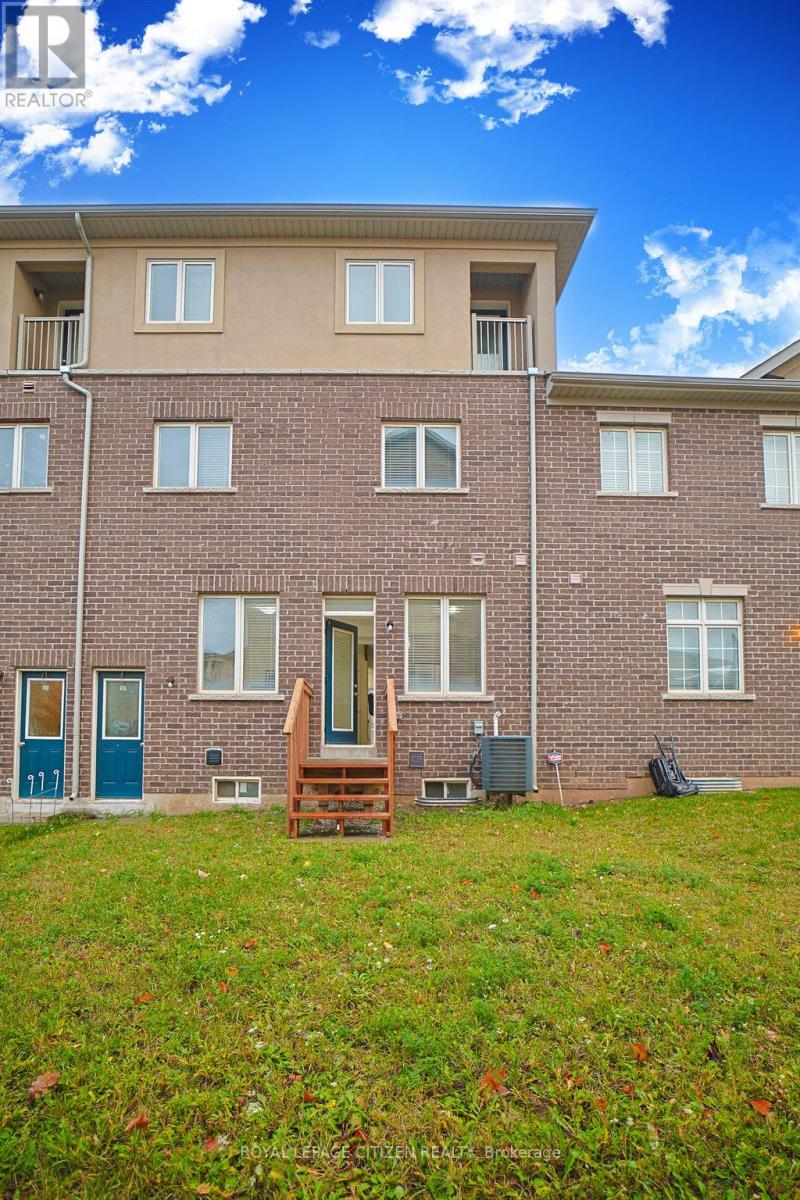 3059 Postridge Drive, Oakville, Ontario  L6H 0S1 - Photo 47 - W12516534