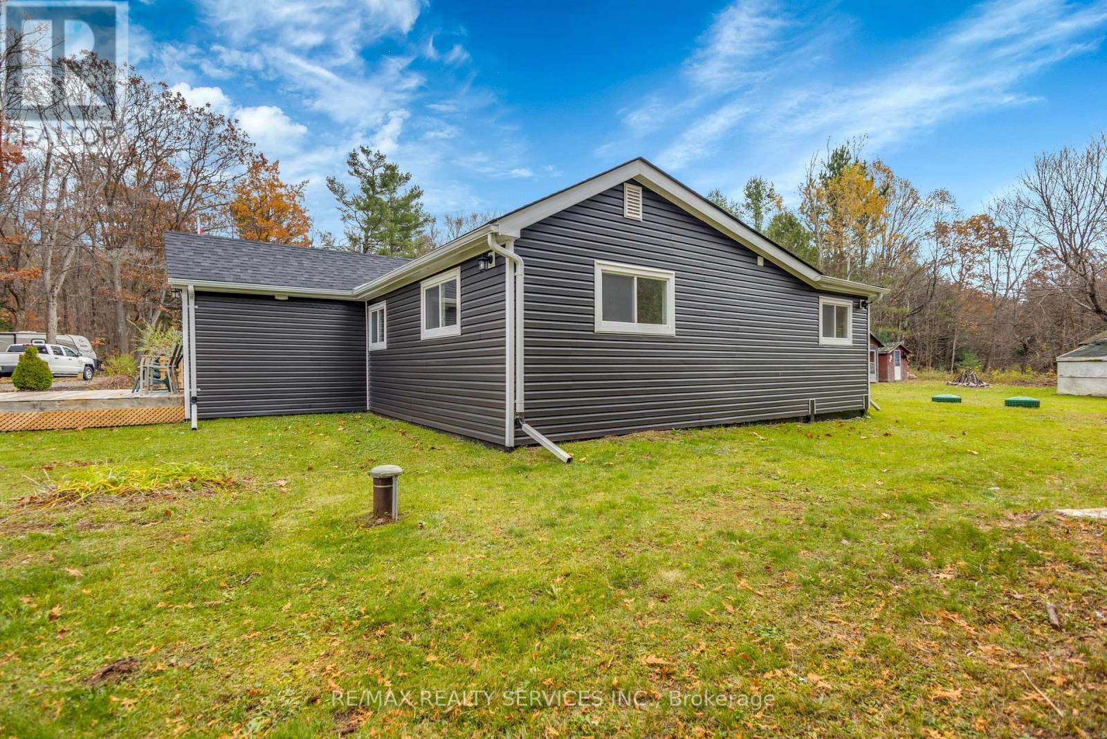 7826 Lake Jospeh Road, Georgian Bay, Ontario  P0B 1K0 - Photo 37 - X12097186