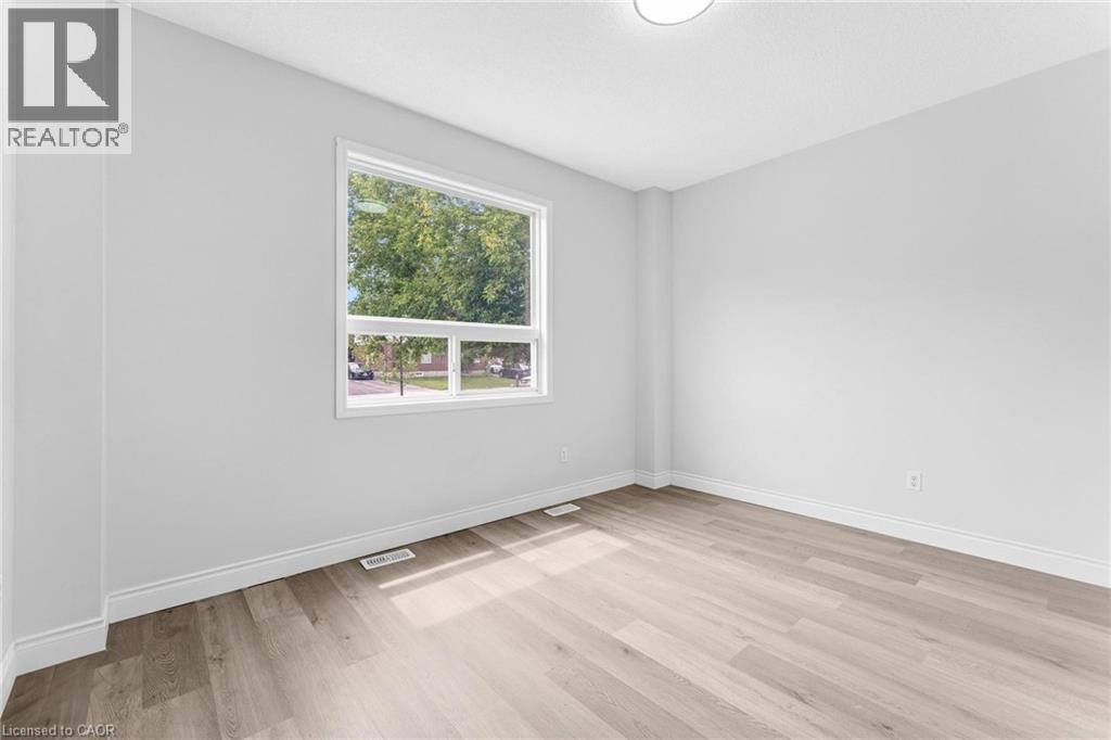 120 Jansen Avenue, Kitchener, Ontario  N2A 2L7 - Photo 9 - 40786231