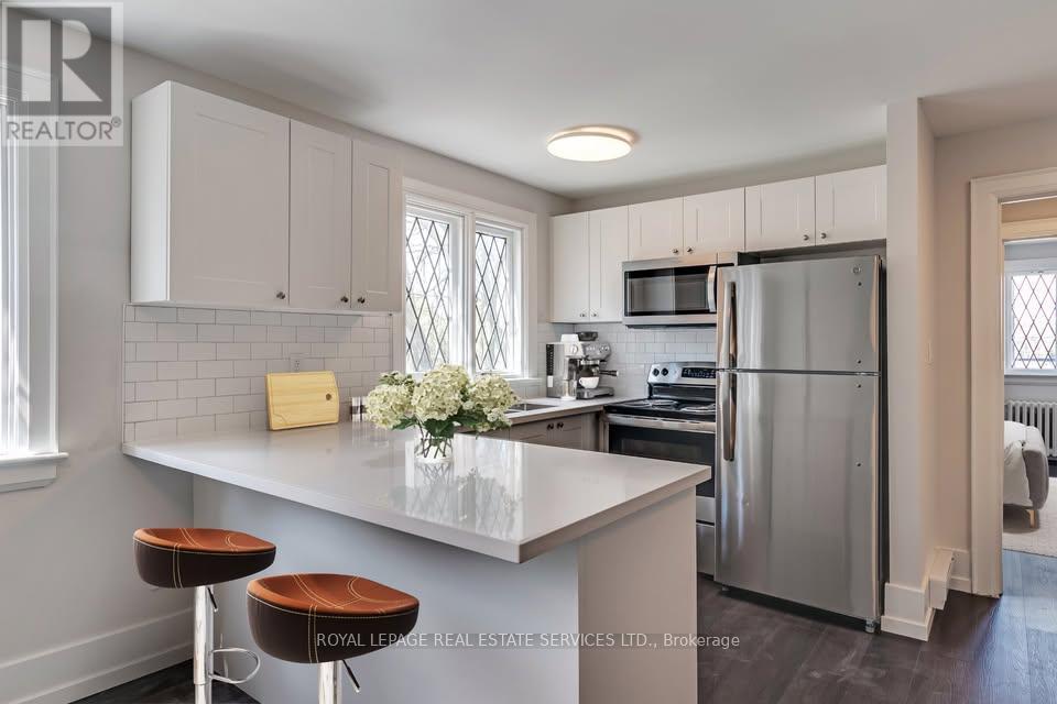 9 - 7 Brule Terrace, Toronto, Ontario  M6S 1M2 - Photo 4 - W12519472