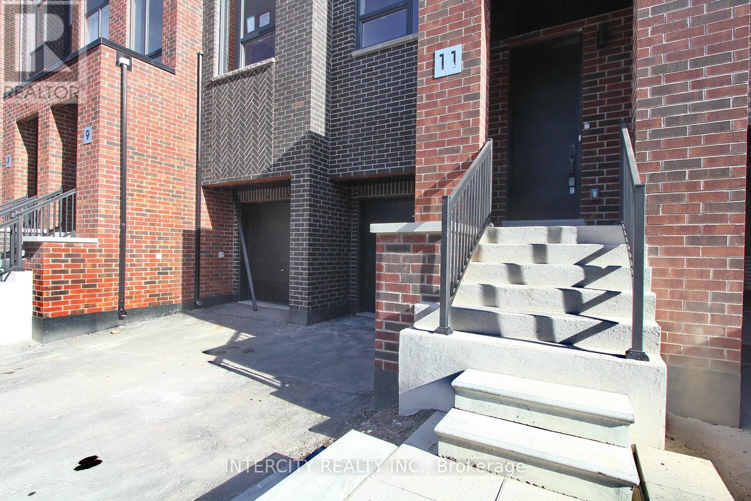 9 Desiree Place, Caledon, Ontario  L7E 4L2 - Photo 2 - W12519494