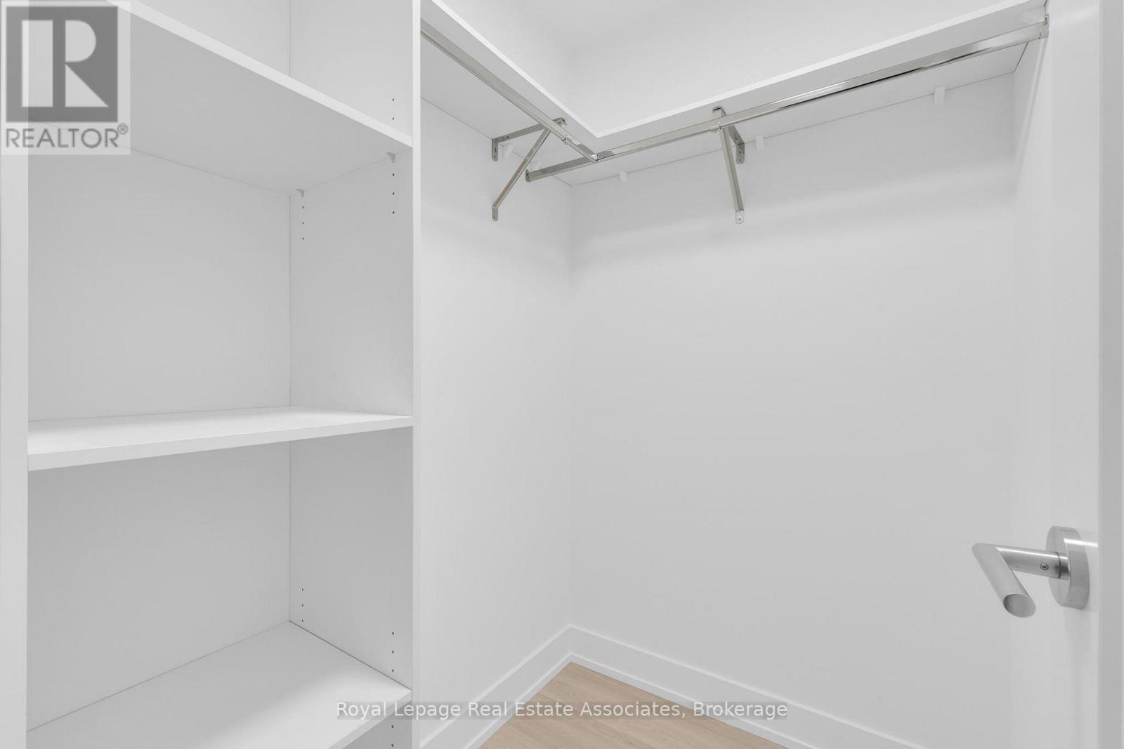 601 - 60 Central Park Roadway, Toronto, Ontario  M9A 3K1 - Photo 10 - W12519498