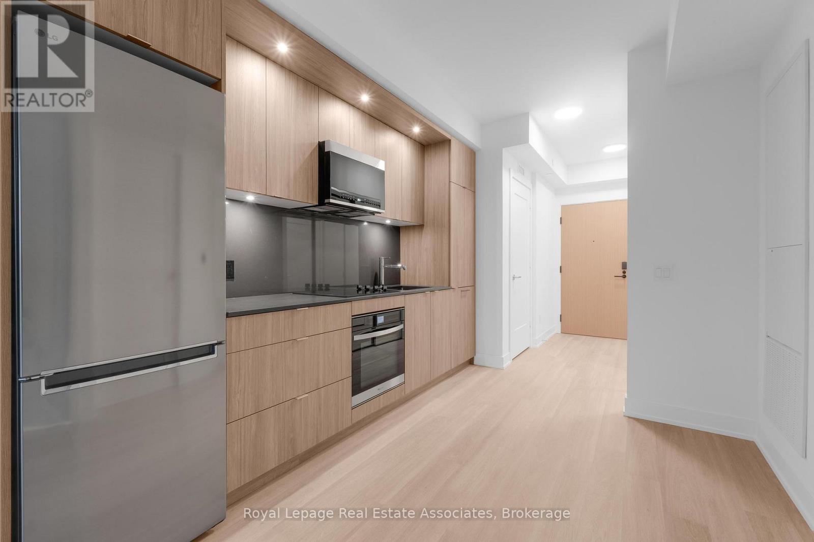 601 - 60 Central Park Roadway, Toronto, Ontario  M9A 3K1 - Photo 16 - W12519498