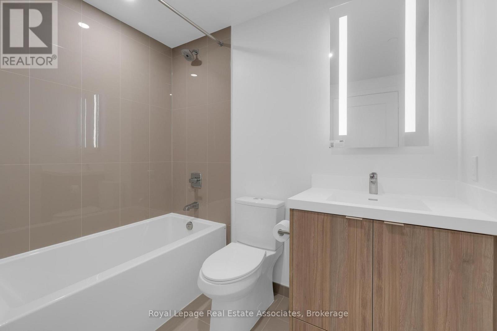 601 - 60 Central Park Roadway, Toronto, Ontario  M9A 3K1 - Photo 18 - W12519498