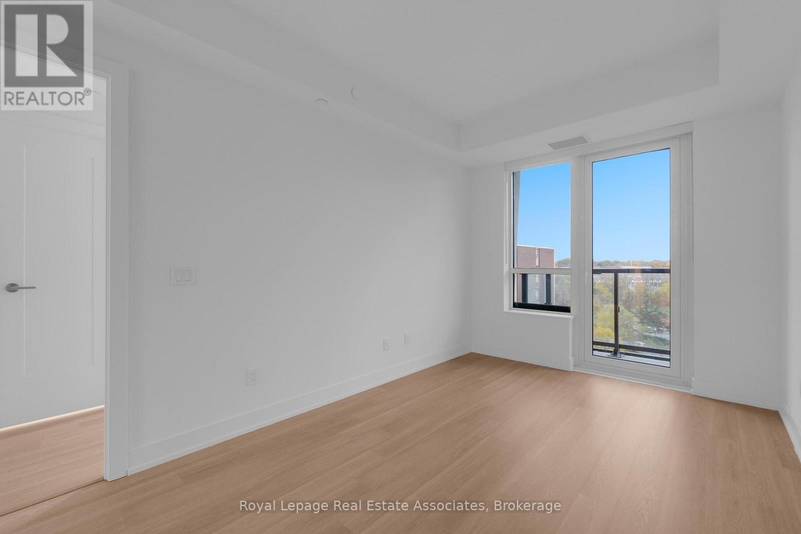 601 - 60 Central Park Roadway, Toronto, Ontario  M9A 3K1 - Photo 6 - W12519498