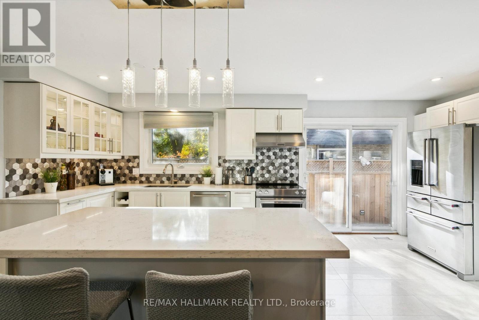 2251 Carol Road, Oakville, Ontario L6J 5K9 - Photo 12 - W12519514