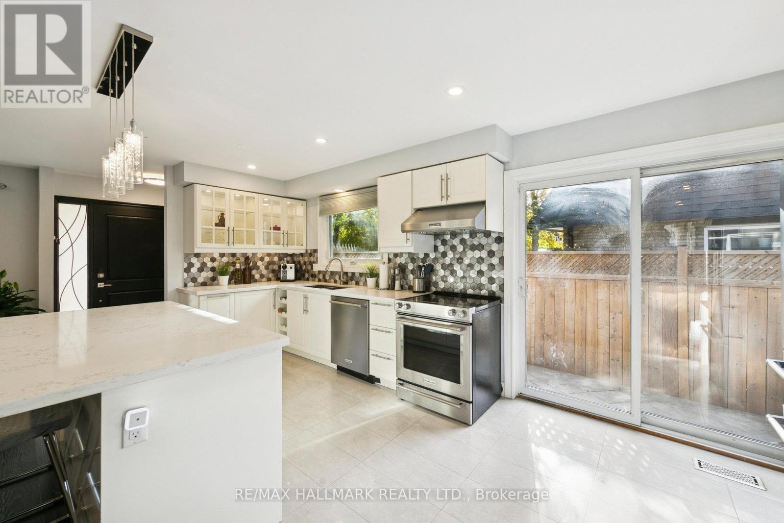 2251 Carol Road, Oakville, Ontario L6J 5K9 - Photo 13 - W12519514