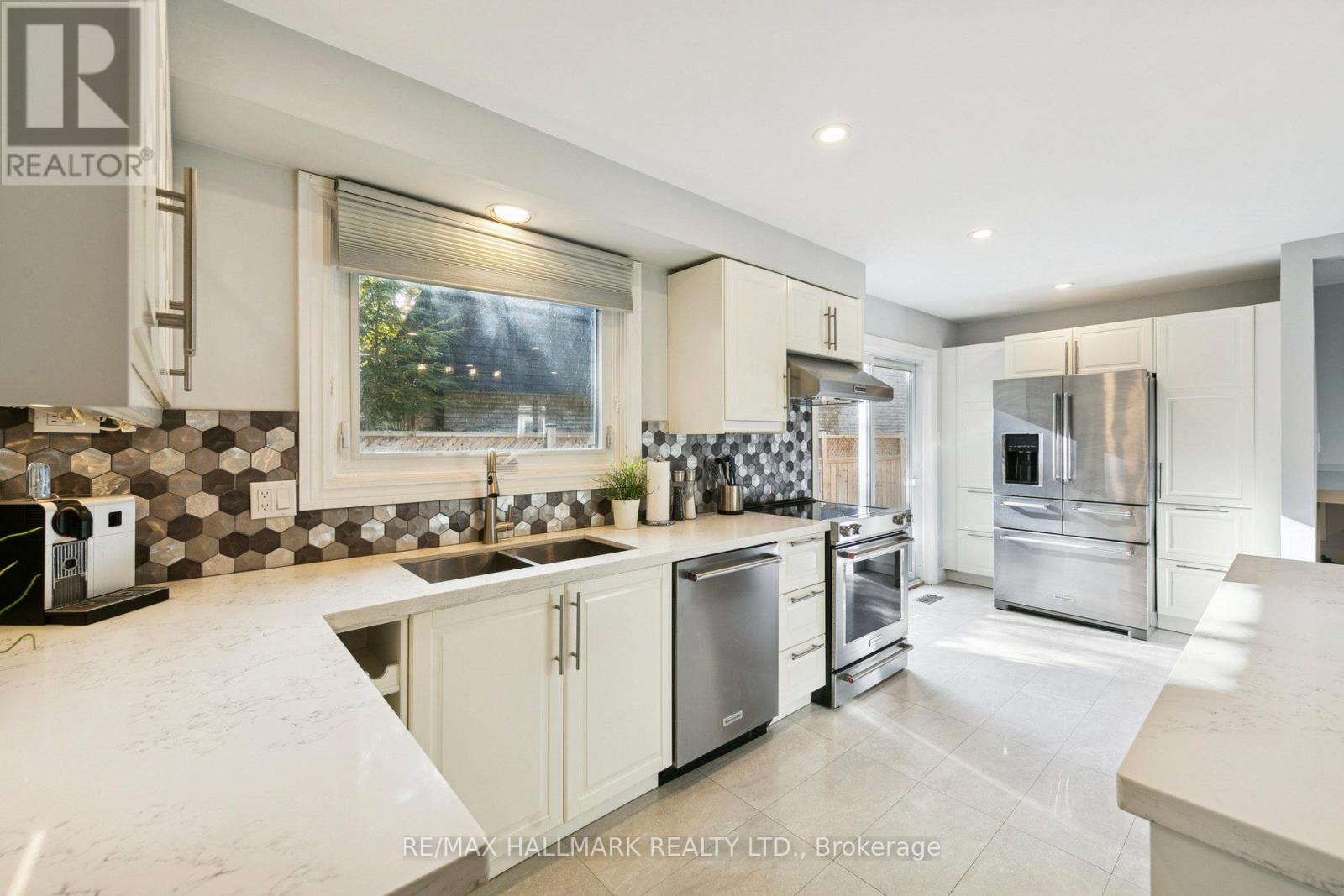 2251 Carol Road, Oakville, Ontario L6J 5K9 - Photo 15 - W12519514