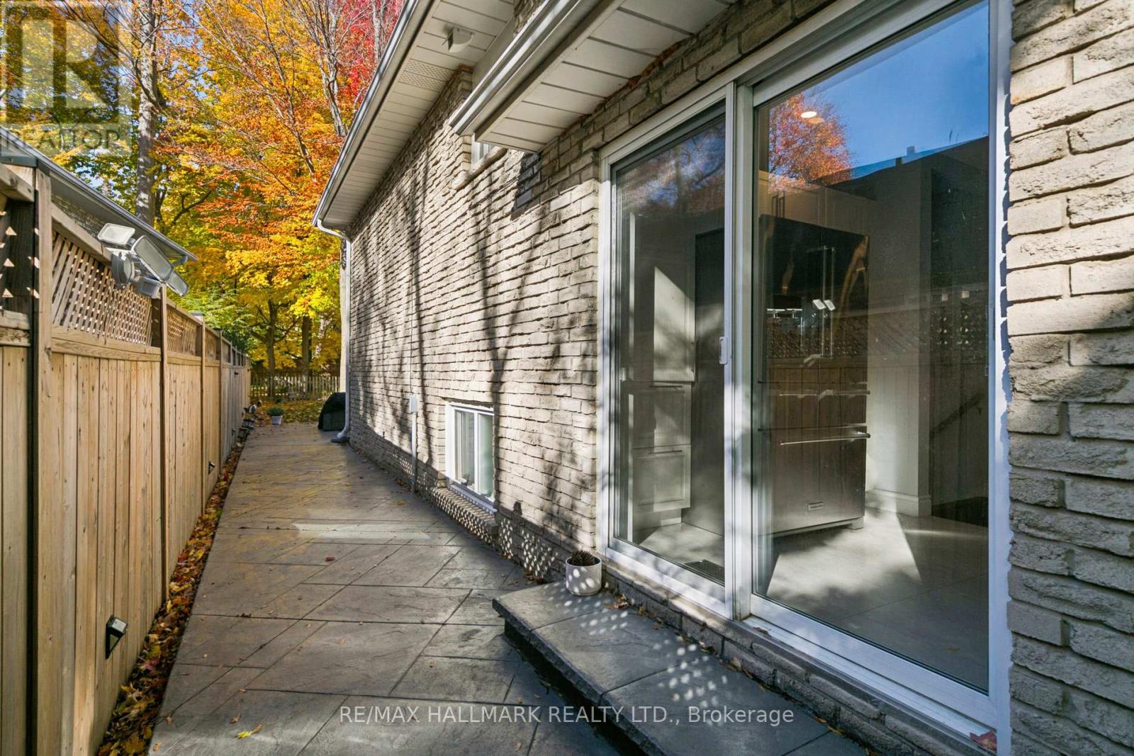 2251 Carol Road, Oakville, Ontario L6J 5K9 - Photo 35 - W12519514