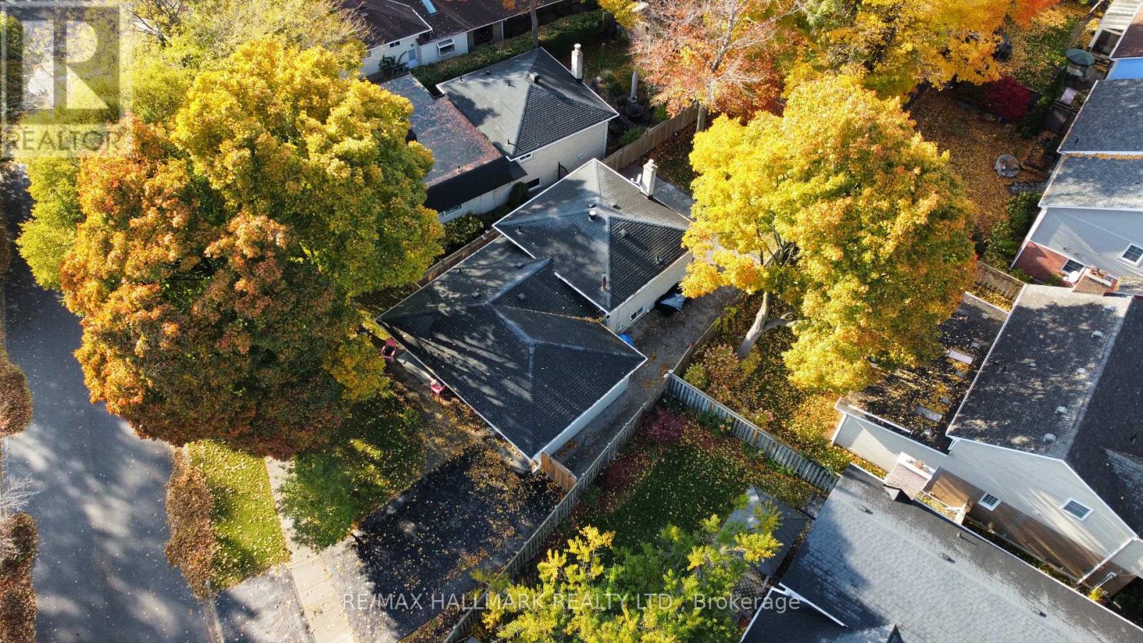 2251 Carol Road, Oakville, Ontario L6J 5K9 - Photo 45 - W12519514